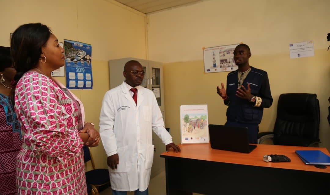 L’APSME reçoit la Première Dame de la RDC dans son bureau de réinsertion socio-économique de l’Hôpital de Kyeshero