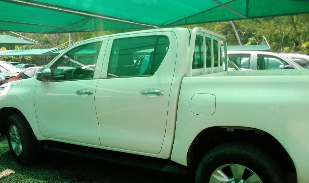 Une Toyota Hilux 4×4 pour faciliter l’action de l’APSME  dans le Projet d’Accès et d’Amélioration des Services Electriques à Kinshasa